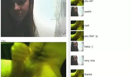 彼女は椅子の上に美しさを置き、膣を深く動かしました 官能 動画 女性 無料