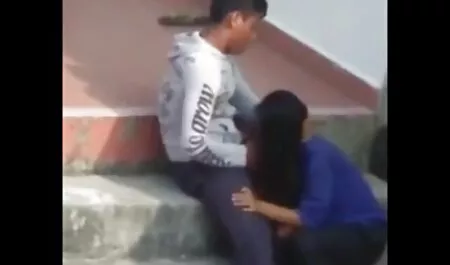 女の子舐めてる看護師の足 動画 av 女性