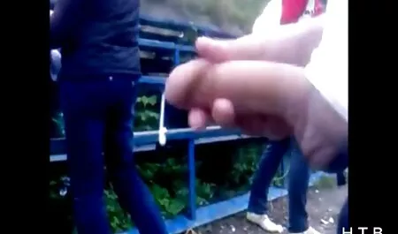 父親は娘にしがみつき、冷たい足を楽しみにしていました 無料 アダルト 動画 一徹
