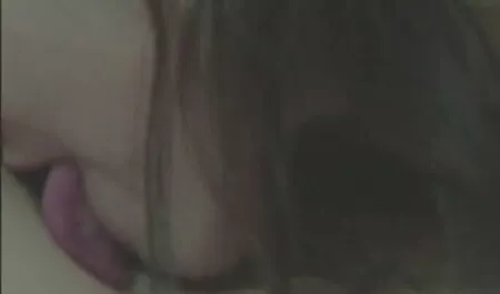 プラハの学生はお金を手渡し エロ 動画 女 向け