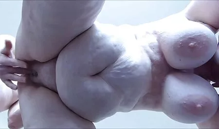 自宅で溝を作る アダルト 女性 潮吹き