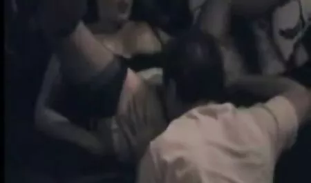 一部の男性は、地下鉄で日本人女性を取るその後、服を脱ぐと呪い エロ 動画 女 社長