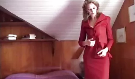 Katkaは酔って、自分自身を与えた 無料 動画 アダルト 女