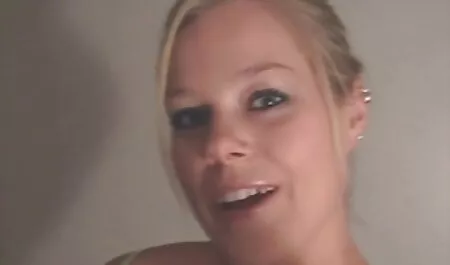 雪の白いドレスで女の子masturbates セックス 動画 女の子